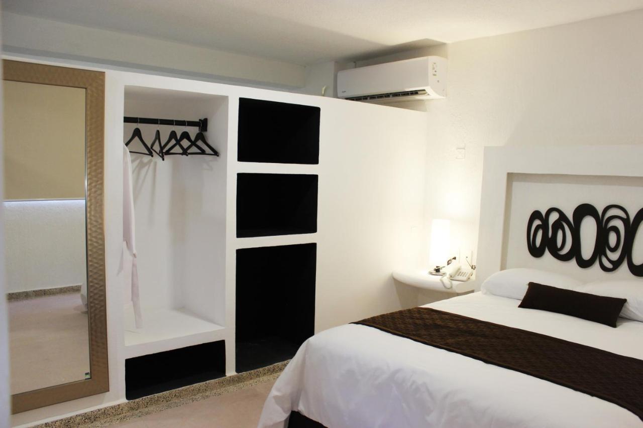 Hotel Celin Acapulco Exterior photo